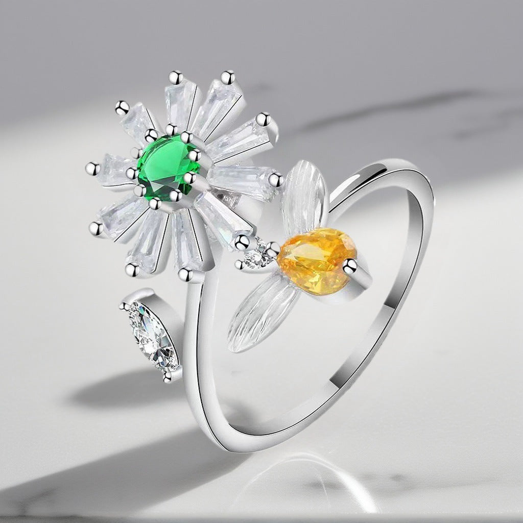 Daisy & Bee Spinner Ring