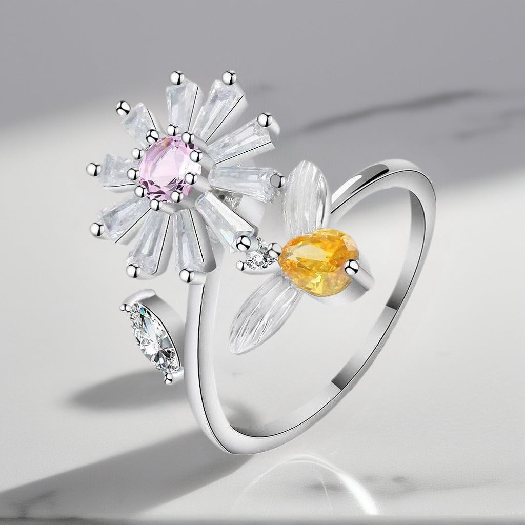 Daisy & Bee Spinner Ring